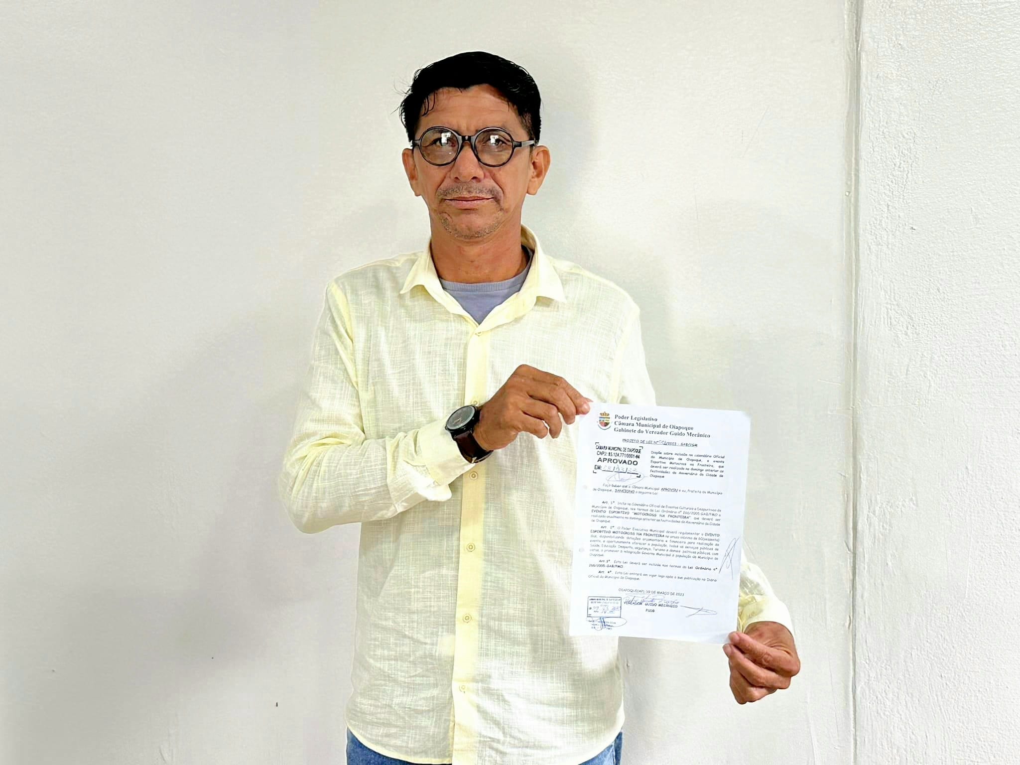 Na Sessão 5ª Sessão Ordinária de hoje (28), o Vereador Guido Mecânico fez uma Deliberação do Projeto de Lei N° 001/2023. Que dispõe sobre inclusão no calendário oficial do Município de Oiapoque, o evento esportivo Motocross na Fronteira, que deverá ser re