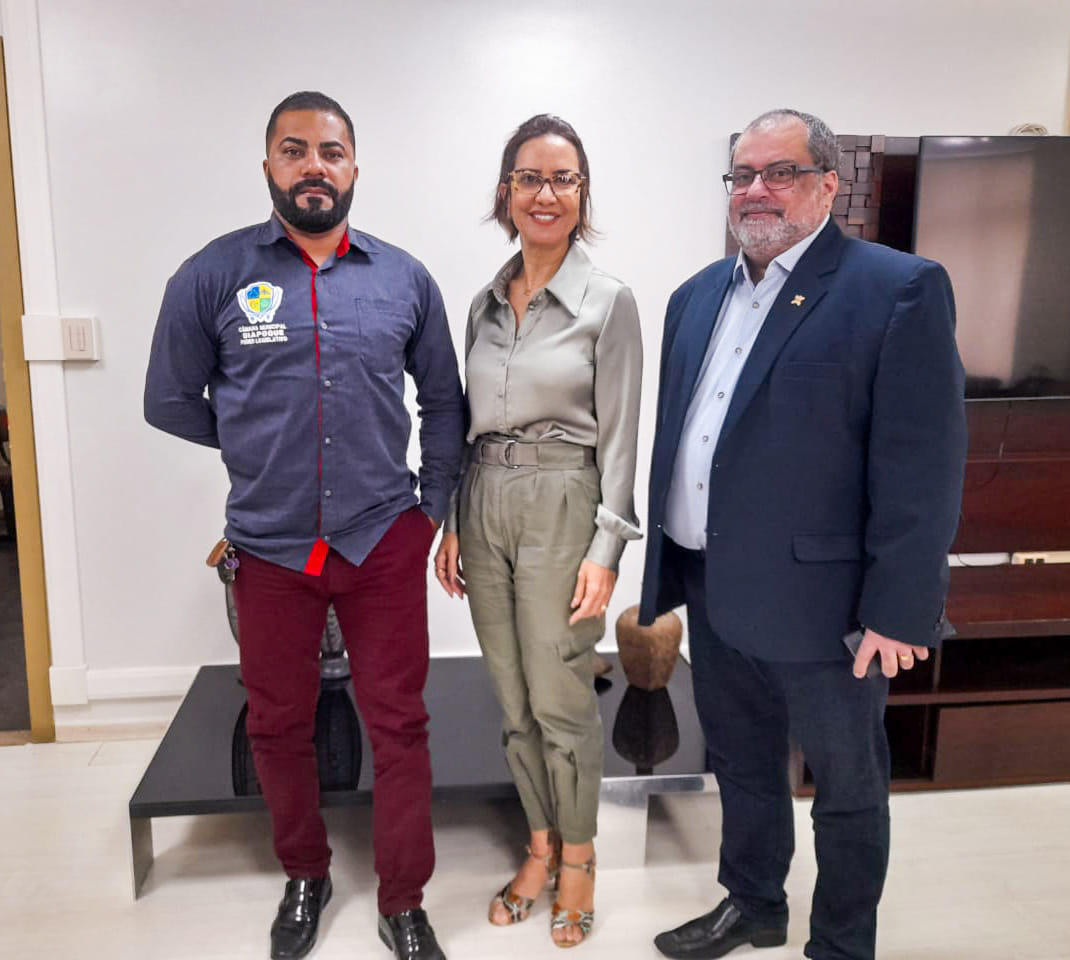 O Presidente da Câmara de Vereadores Ueslei Teles e Vereador Guido Mecânico, estiveram presente no Tribunal de Contas do Amapá - TCE, em Macapá-Ap, junto com a Conselheira do TCE Marília Góes, que apresentou o Plano de Orientação que serão desenvolvidos n