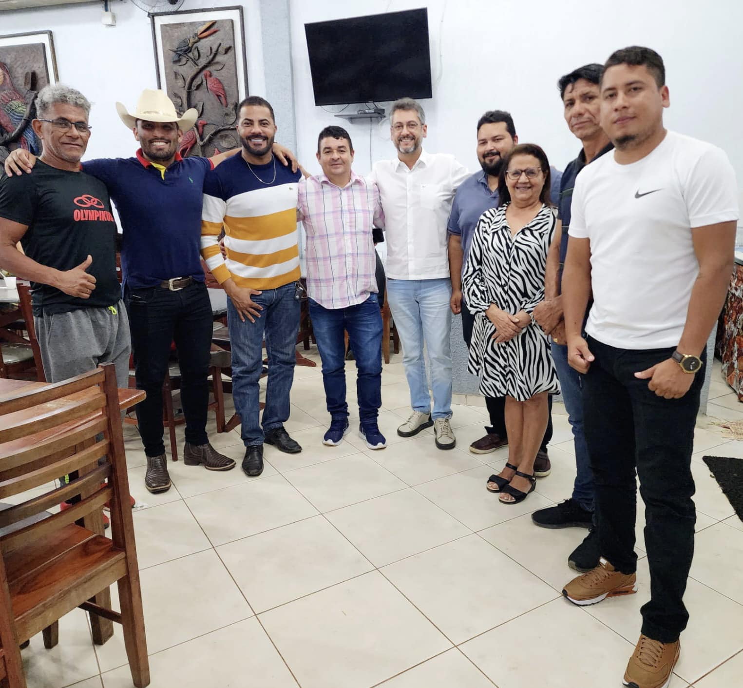 Os Vereadores receberam o Governador Clécio Luis neste final de semana em Oiapoque.  Na oportunidade foram feitas várias solicitações e tratadas diversas pautas referentes ao nosso município, juntamente com o Prefeito Breno Almeida, e os demais vereadores