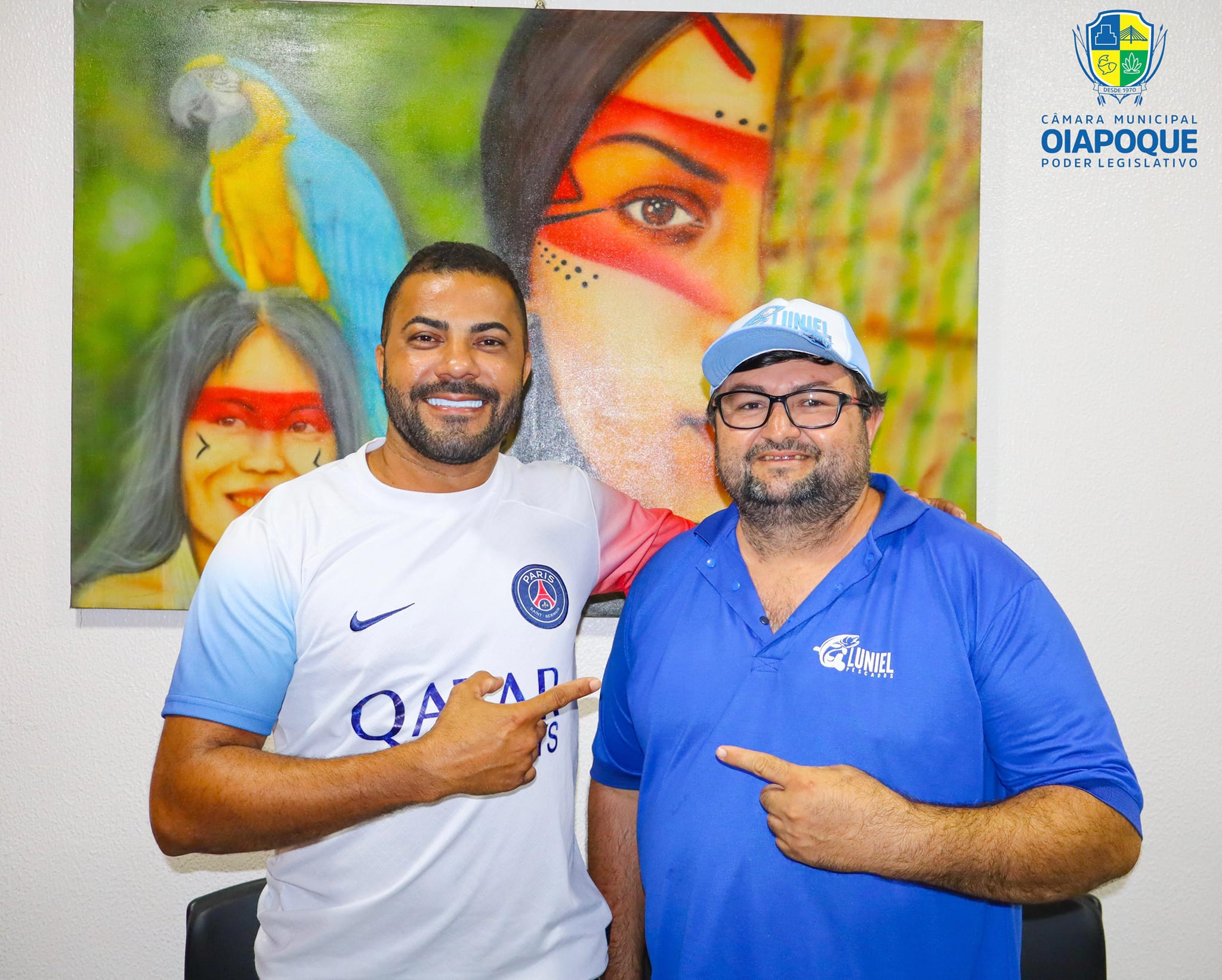 VEREADOR UESLEI TELES RECEBE VISITA DE DANIEL DA PEIXARIA.  Nesta terça-feira (27/02), o Vereador Ueslei Teles - Presidente da Câmara Municipal, recebeu a visita de seu amigo Daniel da Peixaria, dono do Time "Panelão de Oiapoque"